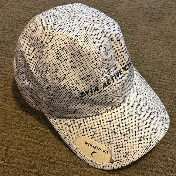 ✨Zyia Square Polka Dot Ultralite Active Cap - Picture 2 of 10